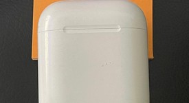 Used
													Apple AirPods 2nd Gen - Lightning Case, photo 2 of 5