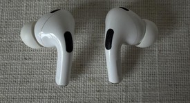 Used
													Apple AirPods Pro 2 - Lightning, photo 3 of 6