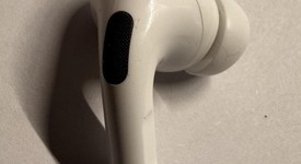 Used
													Apple AirPods Pro 2 - Lightning, photo 3 of 13
