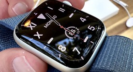 Good
													Apple Watch Series 9 45mm - Unlocked, Silver, A2984 - Cellular, Aluminum, photo 4 of 5