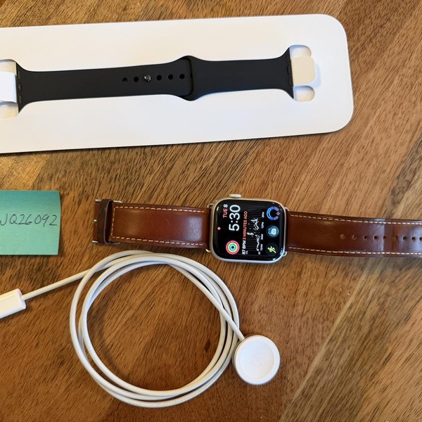 Apple Watch Series 7 45mm - Starlight, A2474 - GPS, Aluminum
