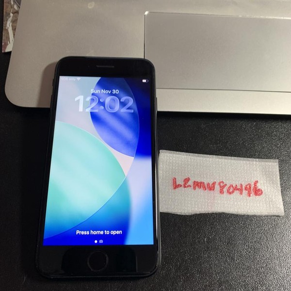 Apple iPhone SE 3rd Gen 2022 - Unlocked, 128 GB, Midnight, A2595