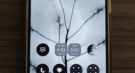 Mint
													Nothing Phone (2) - Unlocked, White, 512 GB, 12 GB, photo 4 of 8