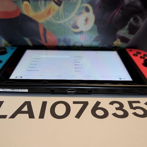 Nintendo Switch - 32 GB, Red & Blue