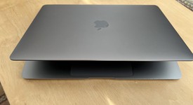 Good
													MacBook Air 2020 - 13" - I7, Gray, 512 GB, 16 GB, photo 4 of 10