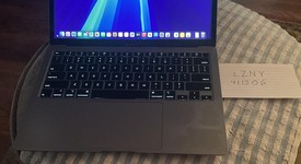 Good
													MacBook Air 2020 - 13" - I5, Gray, 512 GB, 8 GB, photo 1 of 10