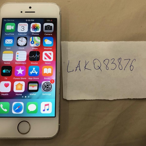 Apple iPhone 5S - AT&T, 16 GB, Silver, A1533