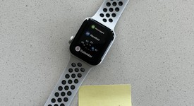 Good
													Apple Watch Series 6 40mm - AT&T, Silver, A2293 - Cellular, Aluminum, photo 2 of 10