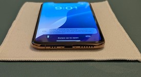 Mint
													Apple iPhone Xs - Unlocked, Gold, 64 GB, A1920, photo 5 of 8