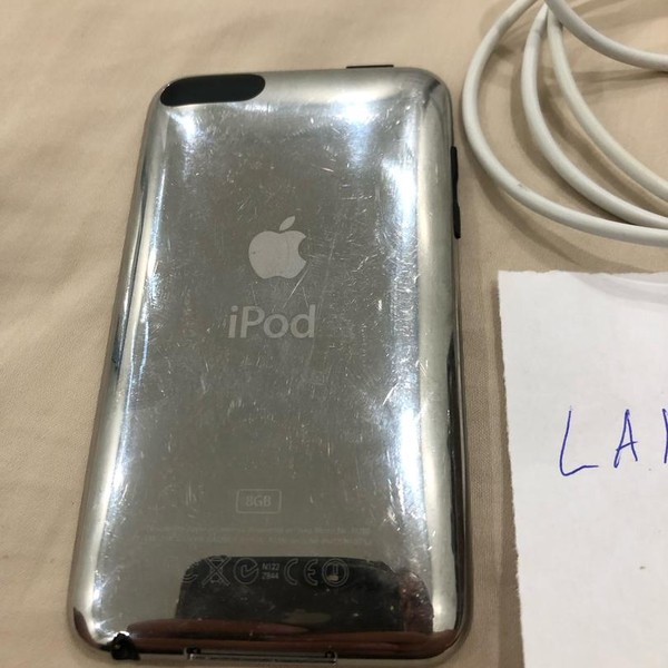 Apple iPod Touch 2nd Gen - Wi-Fi, 8 GB, Black