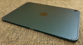 Mint
													Apple iPad 10th Gen - Unlocked, Blue, 64 GB, A2757, photo 5 of 8
