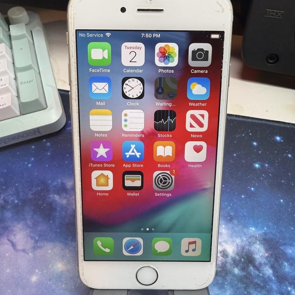 Apple iPhone 6 - Unlocked, 64 GB, Silver, A1586