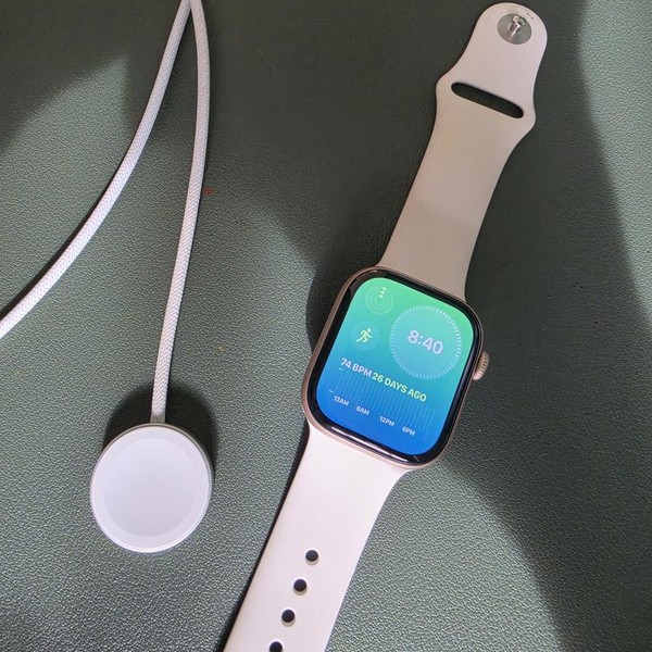 Apple Watch Series 11 42mm - Rose Gold, A3331 - GPS, Aluminum