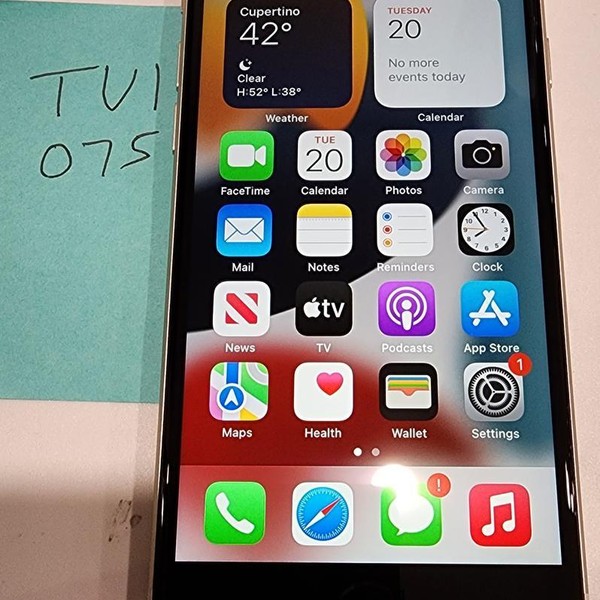 Apple iPhone SE 3rd Gen 2022 - Unlocked, 128 GB, Starlight, A2595