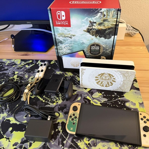 Nintendo Switch - OLED - 64 GB, White, The Legend of Zelda: Tears of the Kingdom Edition