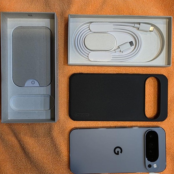 Google Pixel 10 Pro XL - Unlocked, 512 GB, Moonstone, GUL82