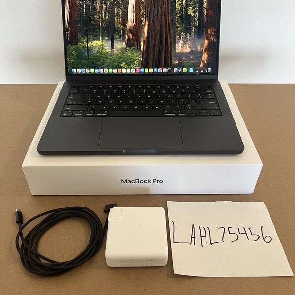 MacBook Pro 2024 - 14 inch - 1 TB, Space Black, 24 GB, Apple M4 Pro 14-core