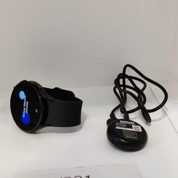 Samsung Galaxy Watch4 - Unlocked, Gold, 40mm