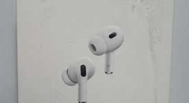 Used
													Apple AirPods Pro 2nd Gen - Lightning, photo 1 of 6