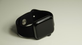 Good
													Apple Watch Series 4 40mm - Gray, A1977 - GPS, Aluminum, photo 4 of 7