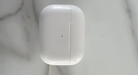 Used
													Apple AirPods Pro 2 - Lightning, photo 1 of 9