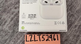 New
													Apple AirPods 3rd Gen - MagSafe Case, photo 2 of 2