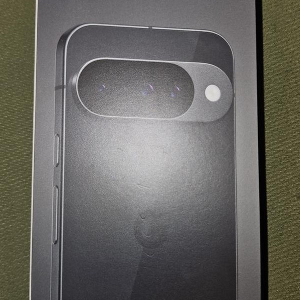 Google Pixel 10 - T-Mobile, 128 GB, Obsidian, GLBW0