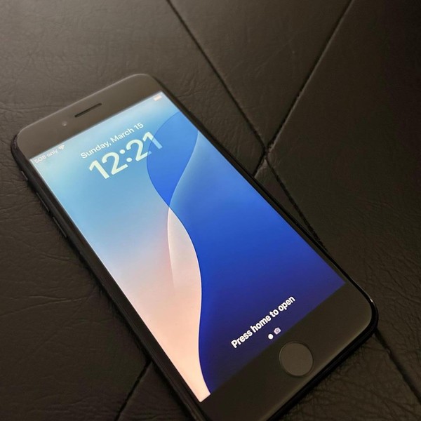 Apple iPhone SE 2nd Gen 2020 - Unlocked, 64 GB, Black, A2275