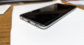 Good
													Samsung Galaxy S10 Plus - AT&T, White, 128 GB, 8 GB, SM-G975U, photo 2 of 4