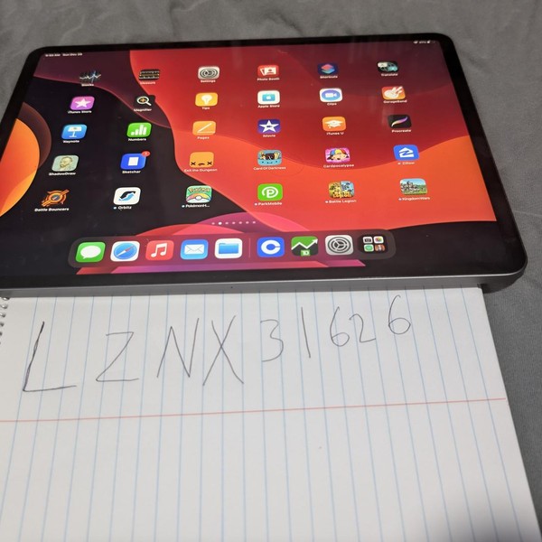 Apple iPad Pro 12.9 inch 4th Gen 2020 - Wi-Fi, 256 GB, Gray, A2229