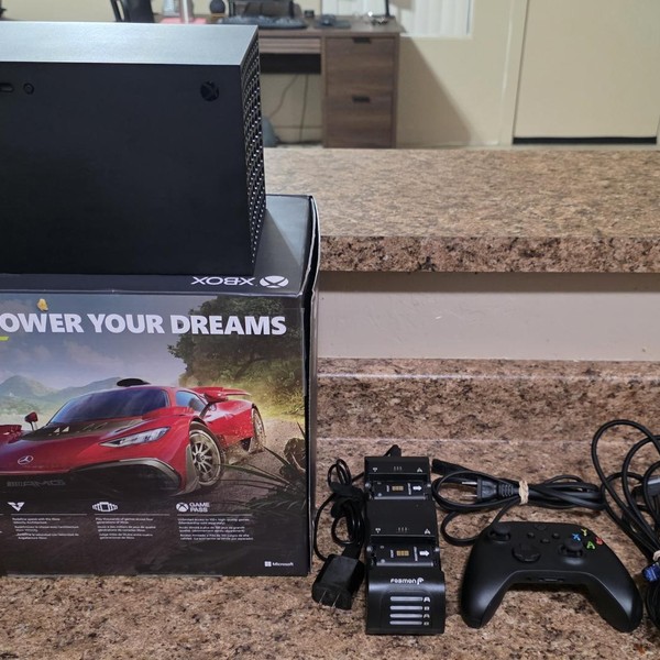 Xbox Series X (2020) - 1 TB, Black, standard