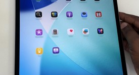 Mint
													Apple iPad Air 13" (M3) 2025 - Unlocked, Gray, 128 GB, photo 4 of 16