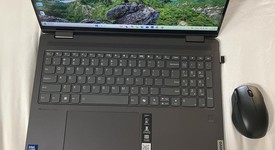 Mint
													Lenovo Yoga Laptop, photo 1 of 12