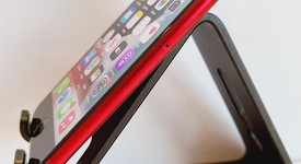 Fair
													Apple iPhone SE 2nd Gen 2020 - Unlocked, Red, 64 GB, A2275, photo 2 of 7