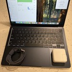 Good MacBook Air 2022 (M2) - 13 inch - 256 GB, Midnight, 16 GB, Apple M2