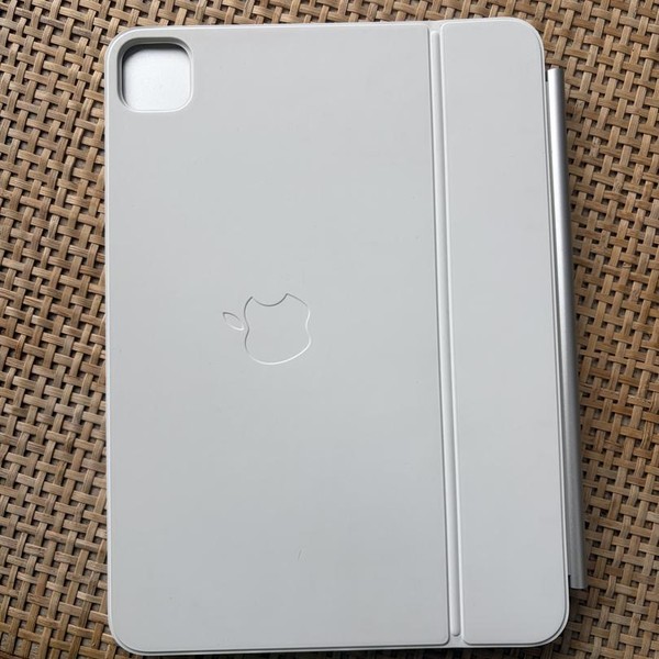 Apple Magic Keyboard for iPad Pro - White