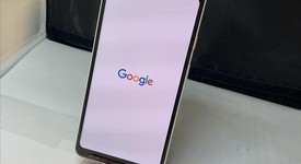 Mint
													Google Pixel 2 XL - Unlocked, Black & White, 64 GB, Google Edition, photo 5 of 6