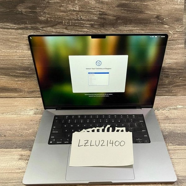 MacBook Pro 2021 - 16 inch - 1 TB, Gray, 64 GB, Apple M1 Max