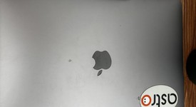Good
													MacBook Pro 2017 (With Touch Bar) - 13" - I7, Silver, 512 GB, 16 GB, photo 4 of 9