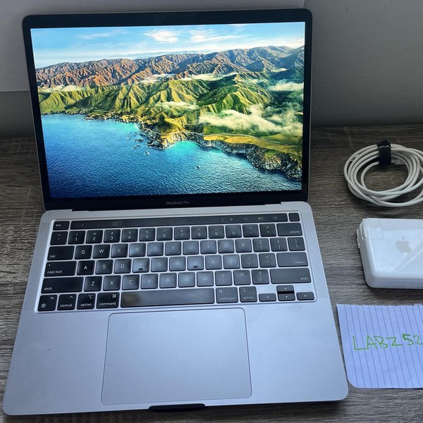 MacBook Pro 2022 - 13 inch - 256 GB, Gray, 16 GB, Apple M2