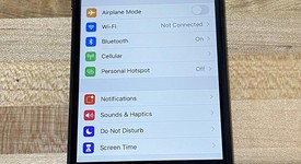 Mint
													Apple iPhone SE 2nd Gen 2020 - Metro by T-Mobile, Black, 64 GB, A2275, photo 3 of 13