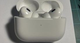 Used
													Apple AirPods Pro 2nd Gen - Lightning, photo 1 of 8