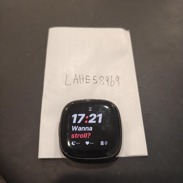 Fitbit Versa 4 - Graphite