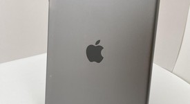 Fair
													Apple iPad 6th Gen - Unlocked, Gray, 32 GB, A1954, photo 3 of 9