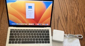 Good
													MacBook Pro 2017 (No Touch Bar) - 13" - I5, Silver, 256 GB, 8 GB, photo 1 of 11