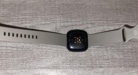 Good
													Fitbit Versa 4 - Graphite, photo 5 of 8