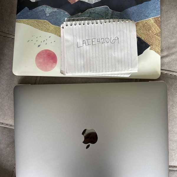 MacBook Pro 2017 (No Touch Bar) - 13 inch - 256 GB, Gray, 16 GB, Intel Core i5
