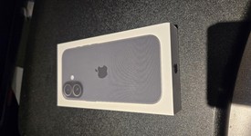 Mint
													Apple iPhone 17 - Unlocked, Black, 256 GB, A3258, photo 3 of 12