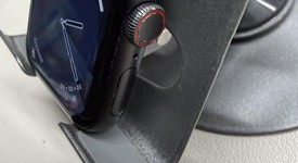 Fair
													Apple Watch SE 1st Gen 40mm - Unlocked, Gray, A2353 - Cellular, Aluminum, photo 2 of 9