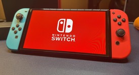 Mint
													Nintendo Switch - OLED - Red & Blue, 64 GB, photo 4 of 7